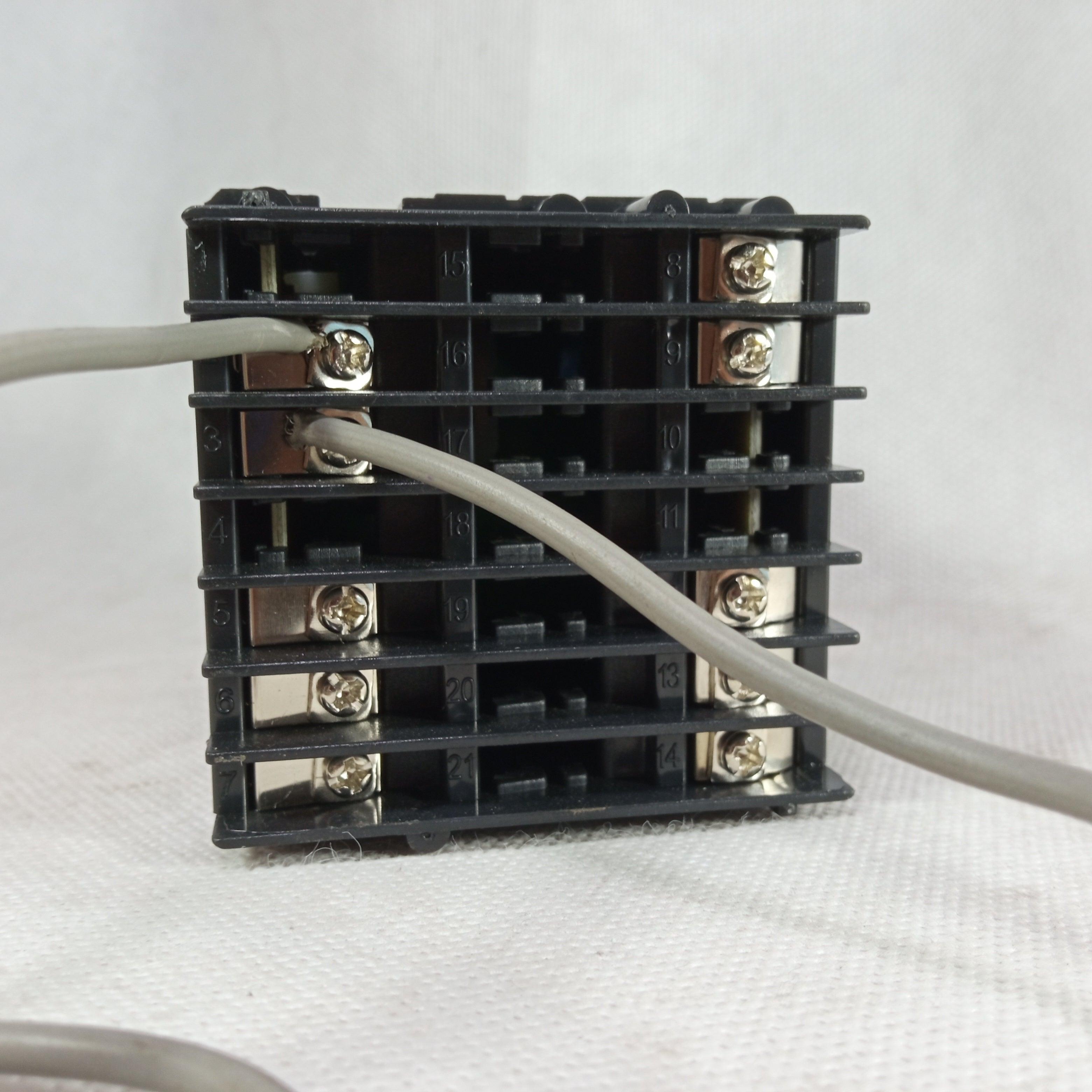 BR1962_2 AC 220V Oven Temperature Controller RKC REX-C700 in Pakistan - industryparts.pk