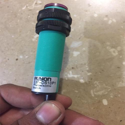 BR4190 Puyon Photoelectric switch E3F-DS10P1 - industryparts.pk