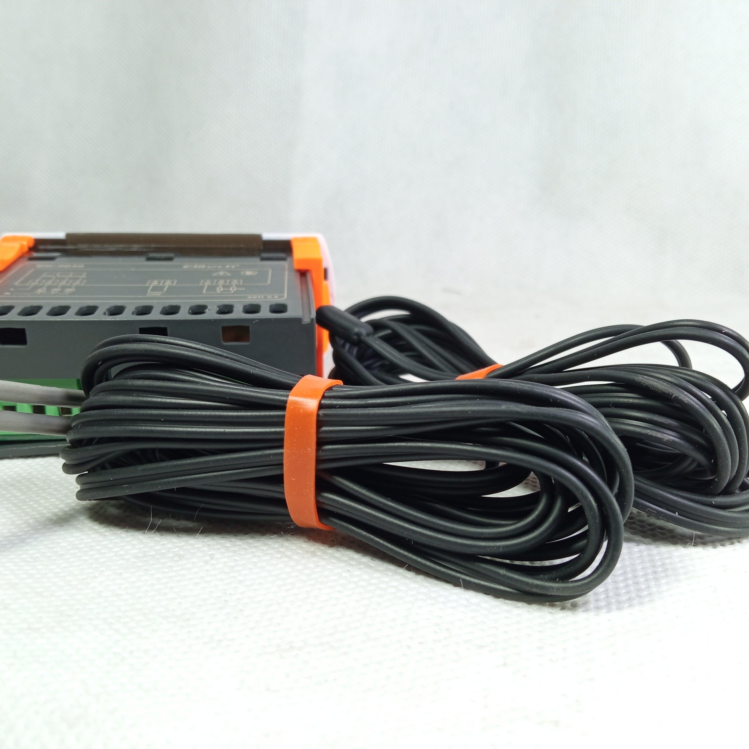 BR4374_10 Elitech EK-3030 Digital Temperature Controller Heating or Cooling System Multi-Use in Pakistan - industryparts.pk